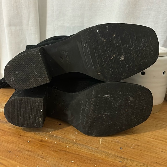 Tall black boots - Picture 7 of 7